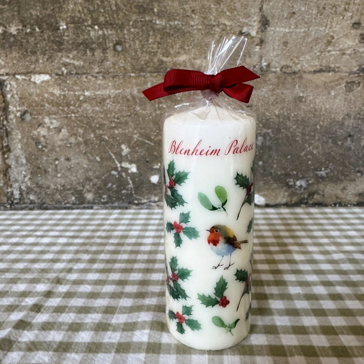 Holly & Robin Pillar Candle